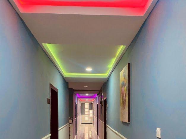 לגוס West Wing Hotel מראה חיצוני תמונה